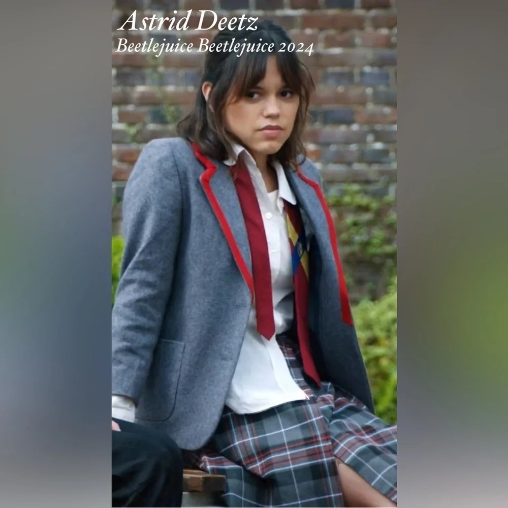 Beetlejuice Beetlejuice Astrid Inspired Blazer - Picture 10 of 11